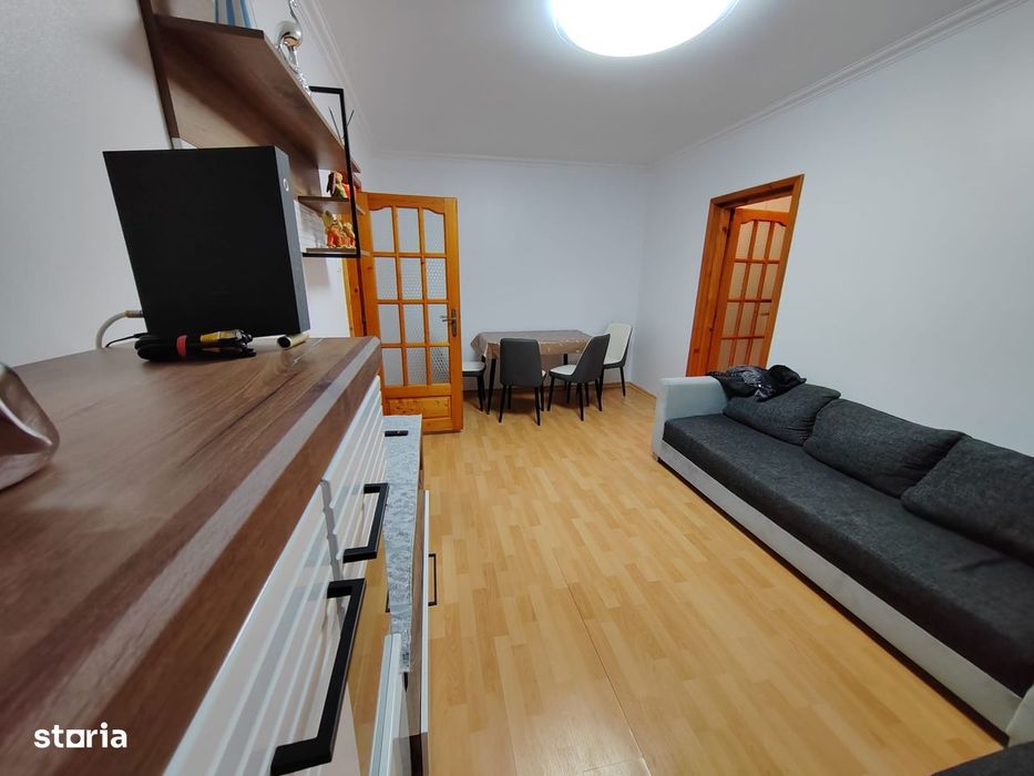 Apartament cu  2 camere semidecomandate, Centru
