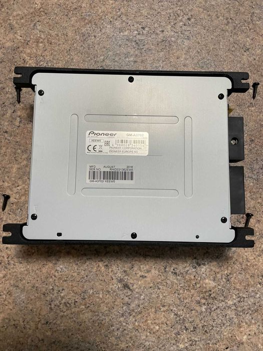 Amplificator Auto 500W Pioneer + Suruburi prindere incluse