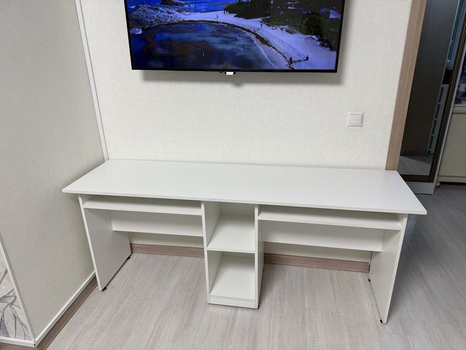 Стол для маникюра для учебы