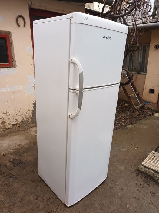 Frigider/ Combina frigorifică, marca Artic,  inaltime 1.70 cm