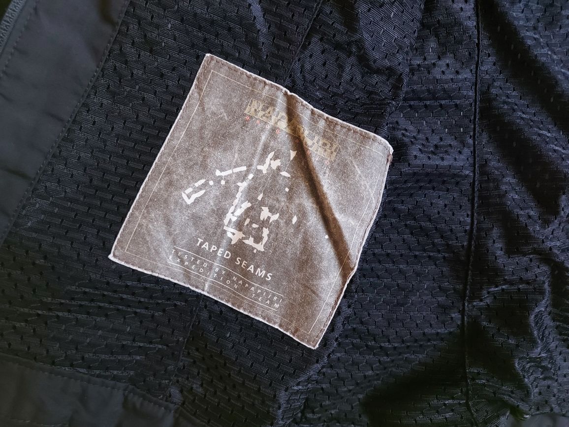 Napapijri-S,М-Дамски модел-2бр