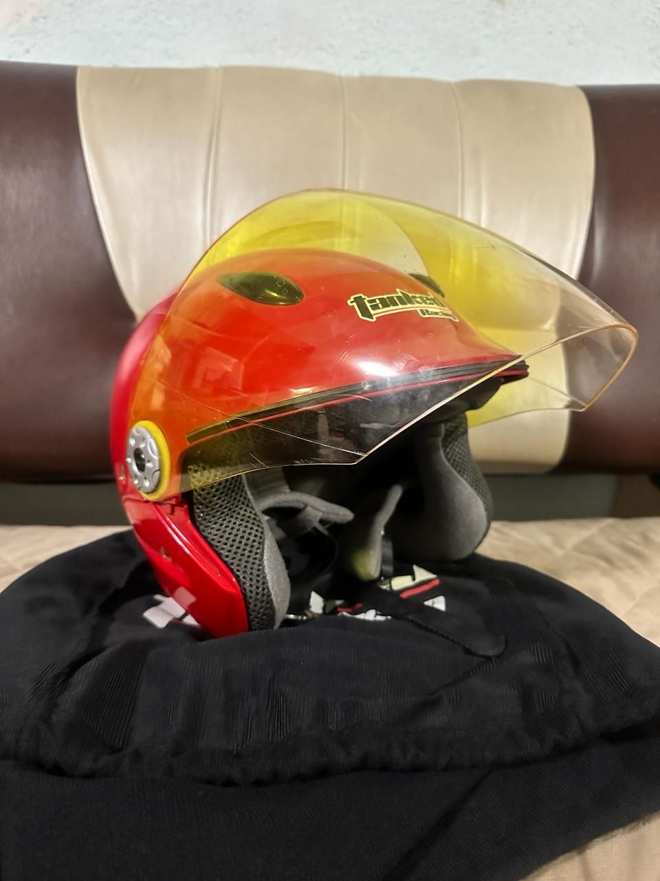 Продам шлем для мототехники