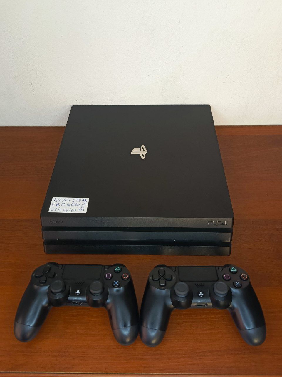 Ps4 PRO 1TB 4K UHD versiya 6.72 goldhen proshivka qilingan