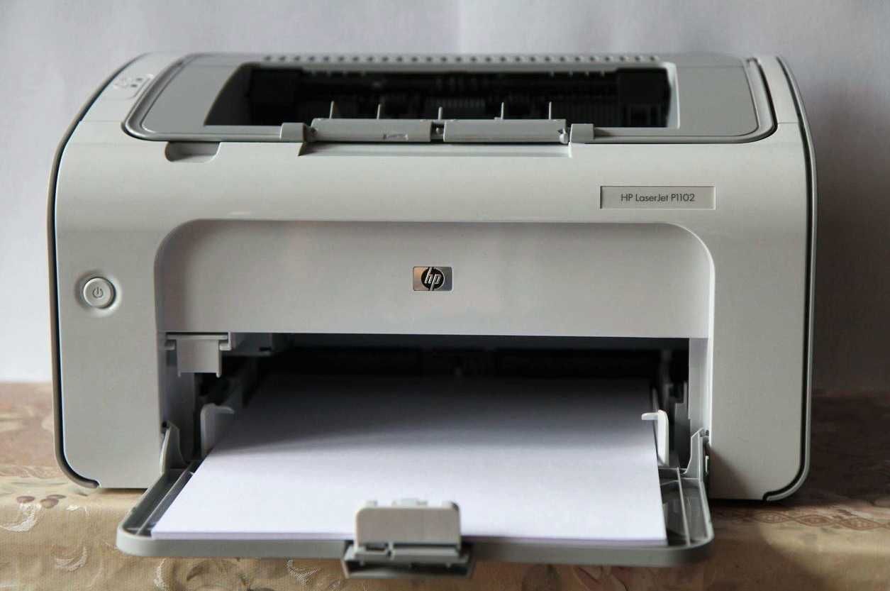 HP LaserJet P1102 в хорошем состоянии