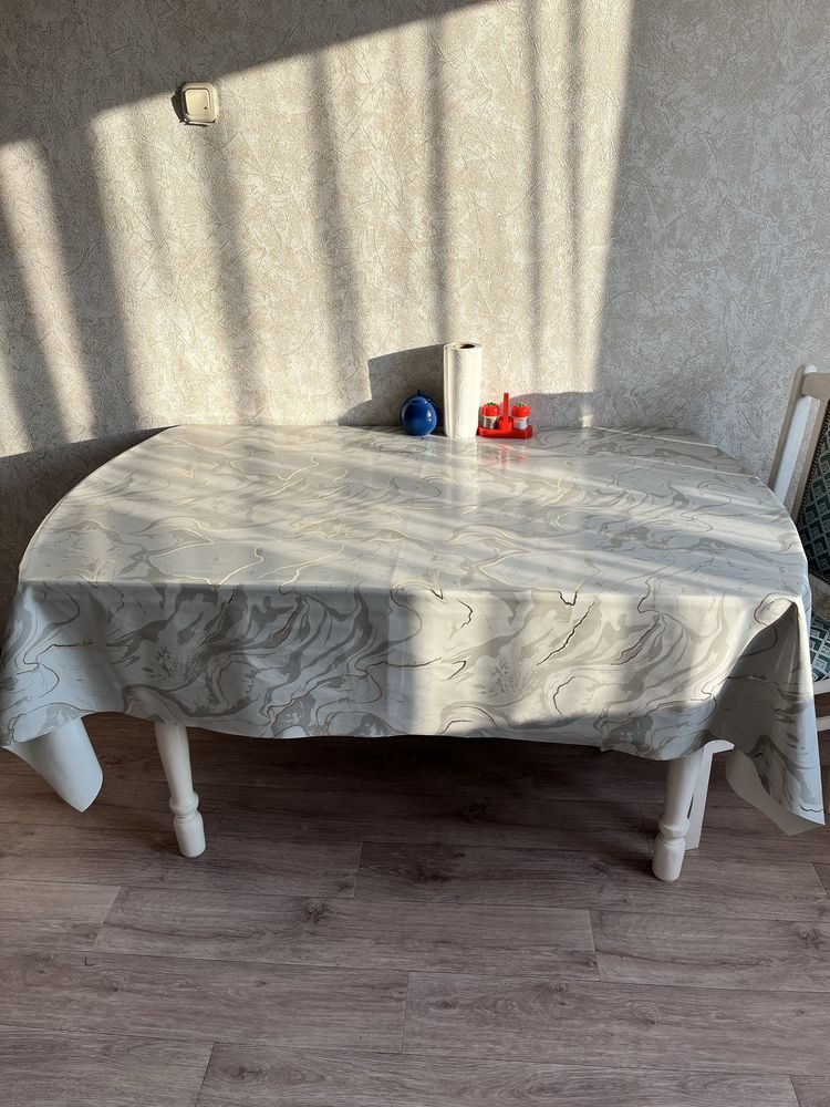 Кухоный стол из дерева
