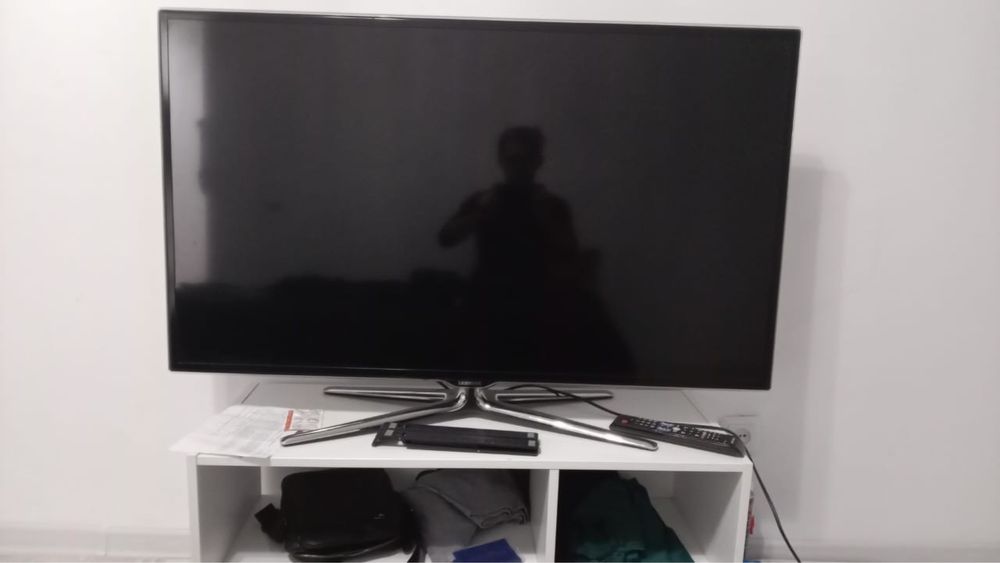 Телевизор и микроволновка