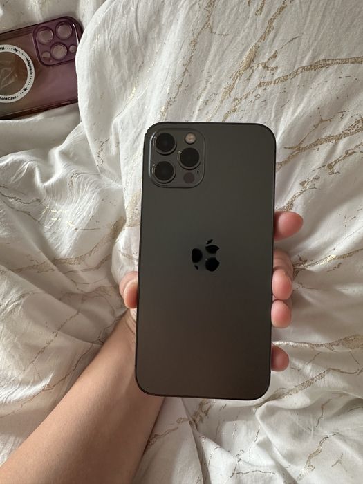 Iphone 12 Pro -128GB -stare foarte buna usor negociabil