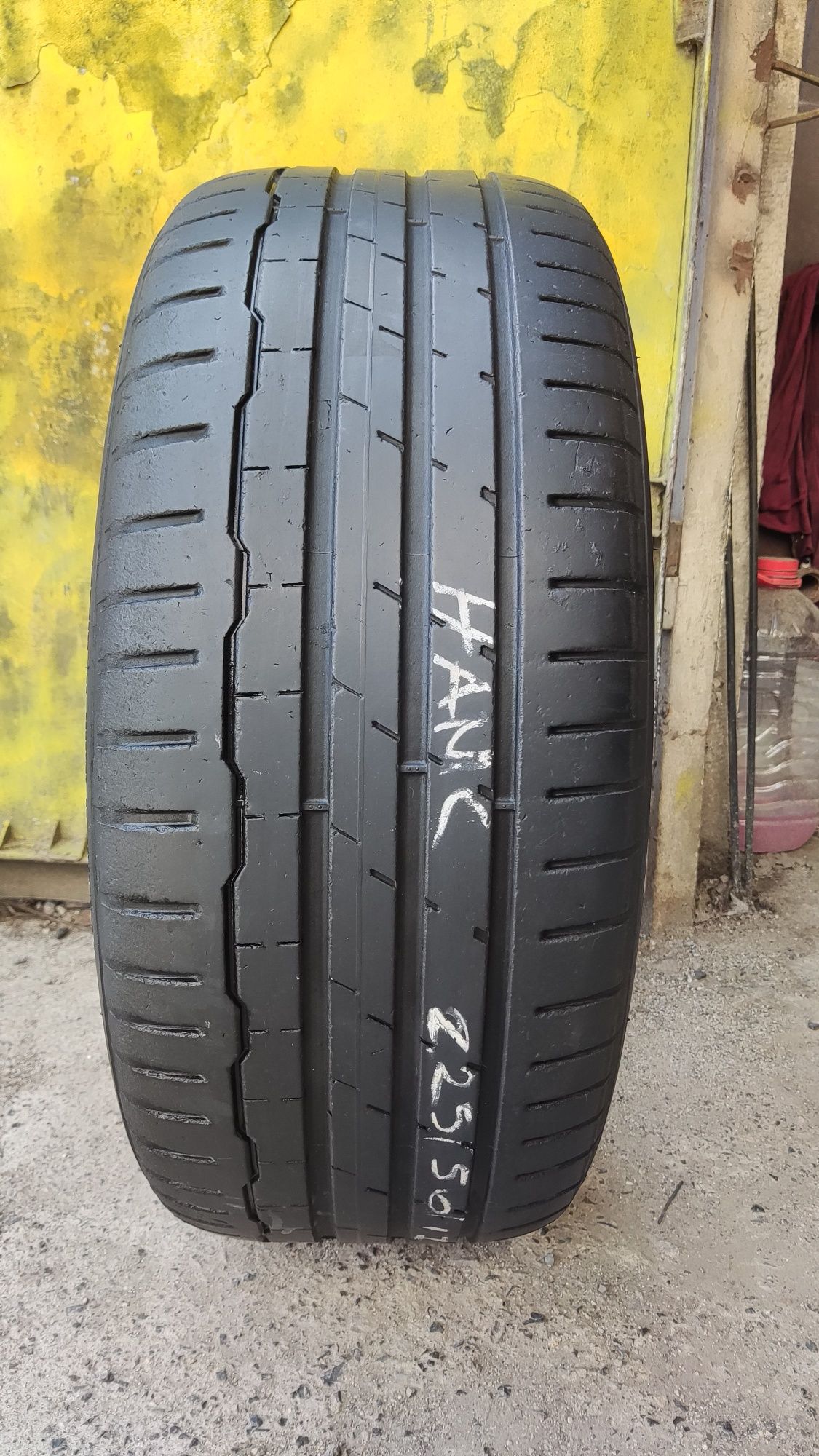 1бр лятна гума 225/50/17 Hankook Ventus S1 Evo3 
dot0822
5.4mm грайфер