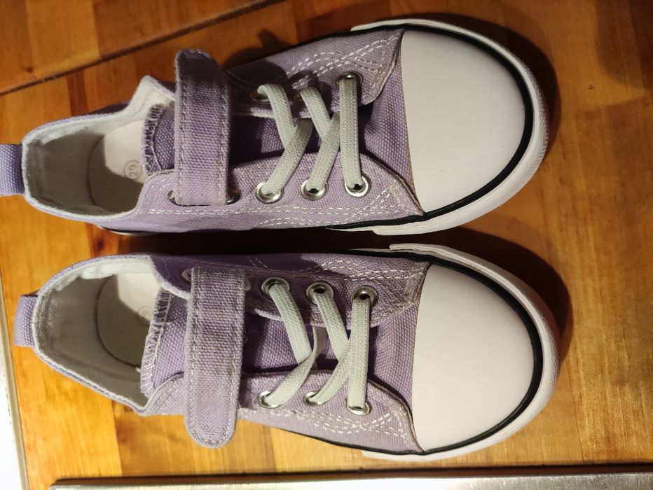 Платенки, цвички и плетени пантофи