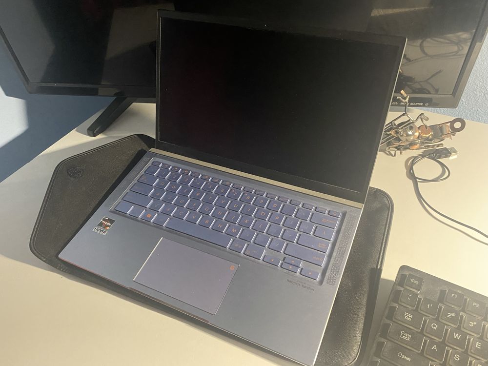 Urgent Asus Zenbook 14 Amd Ryzen 5 8gb Ram 512ssd