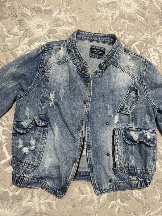 Джинсовая куртка одевала пару раз Торг