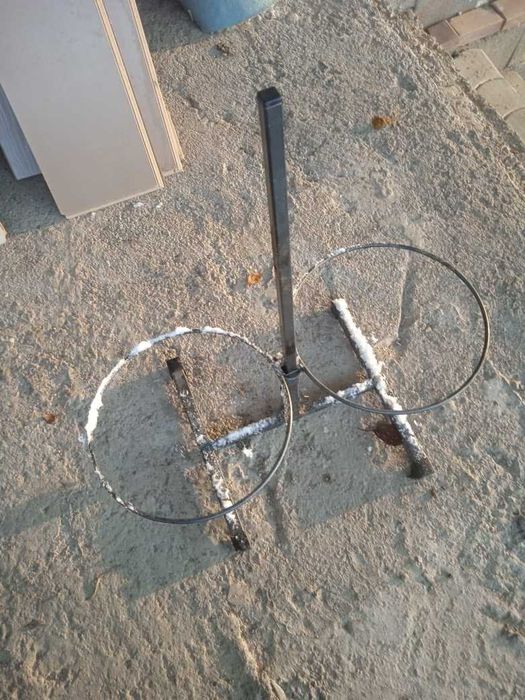 стойка для кормления собак