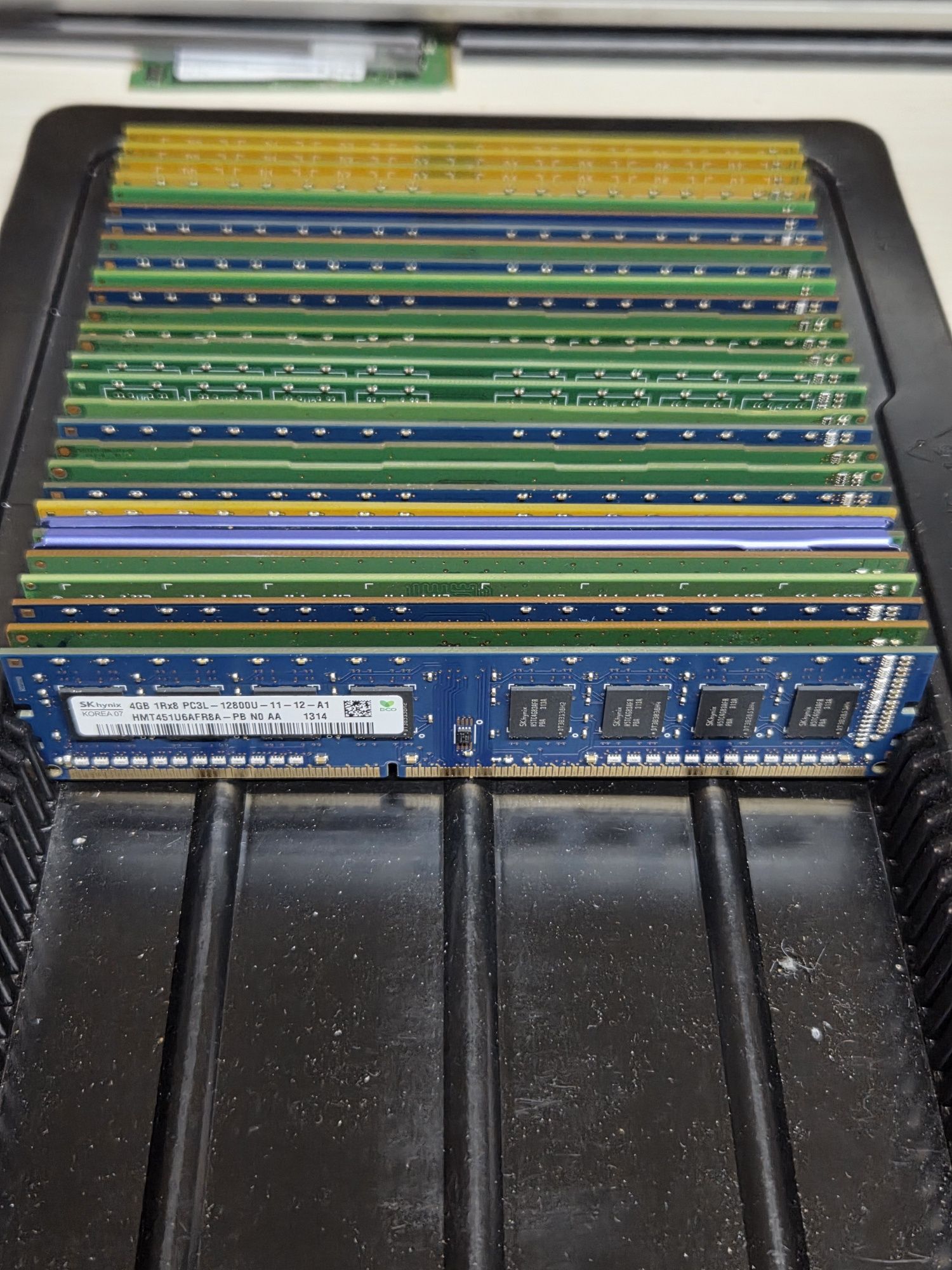 Озу DDR3 DDR4 4Гб, 8Гб, 16Гб (1333, 1600, 2400, 2666, 3200)
