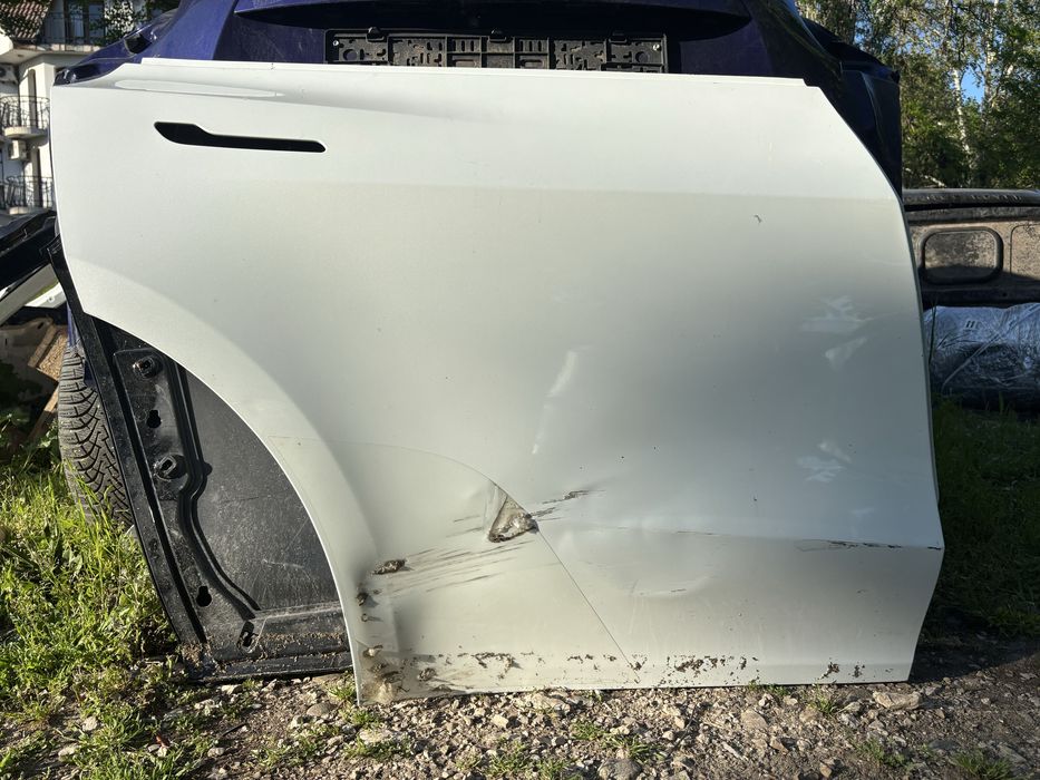 Врата Tesla Model Y
