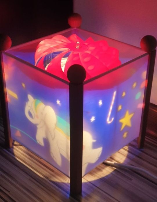 Veioză rotativa pt copii.