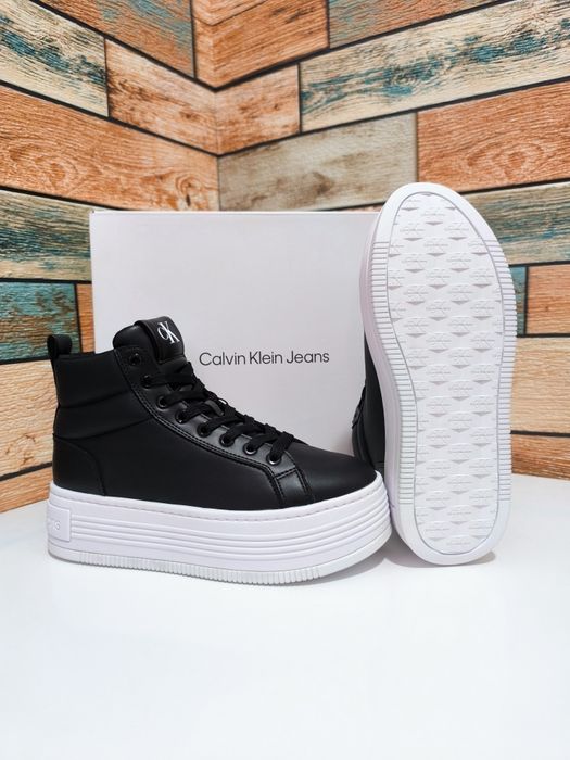 Calvin Klein/Tommy Hilfiger/Karl Lagerfeld/Michael Kors/Buffalo