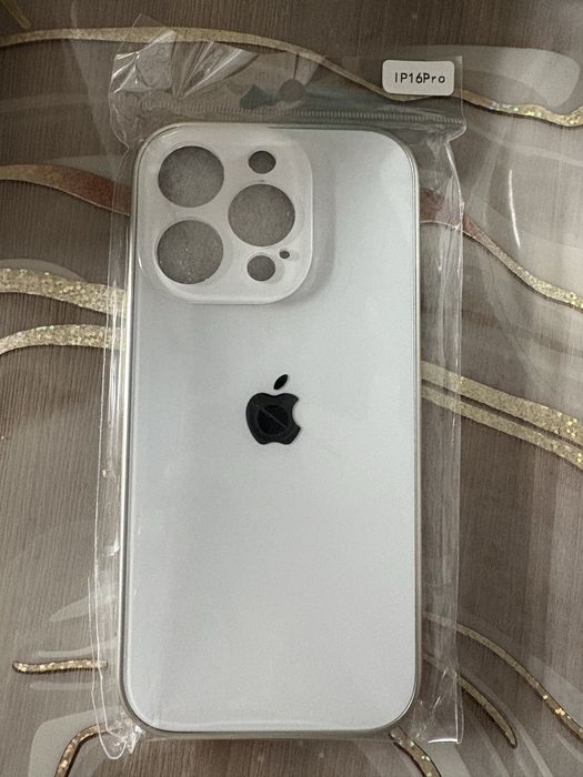 Продам чехол на iPhone 16 PRO