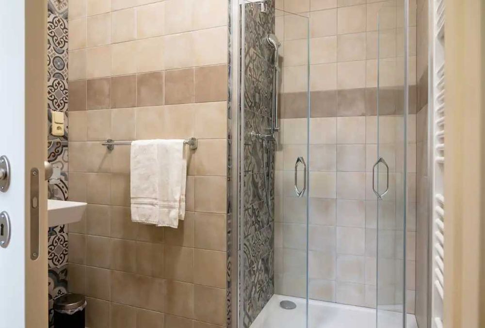 Дава се под наем Двустаен апартамент в Пловдив, Гагарин - 55 кв.м за 239.7 € - Снимка #1