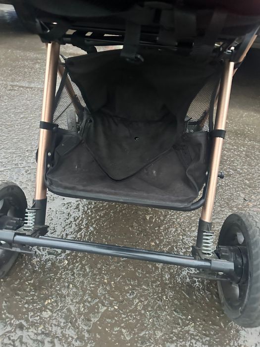 Продам прогулочную коляску