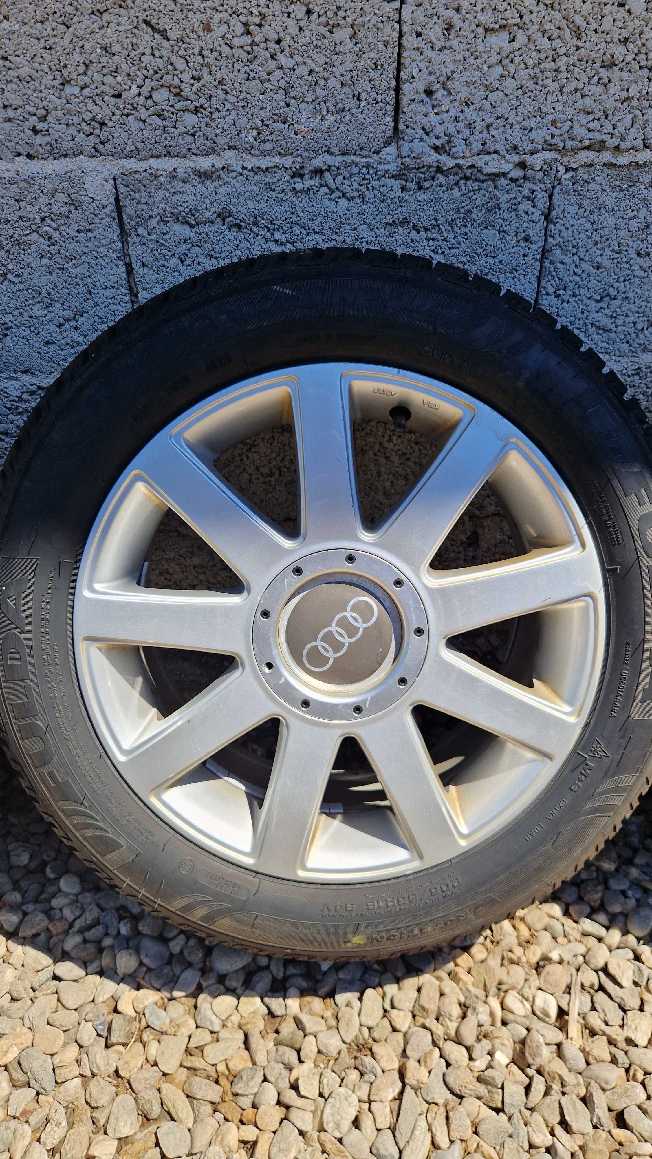 AUDI Джанти със чисто зимни нови гуми 205/55/16 7J×16 ET38 5×112