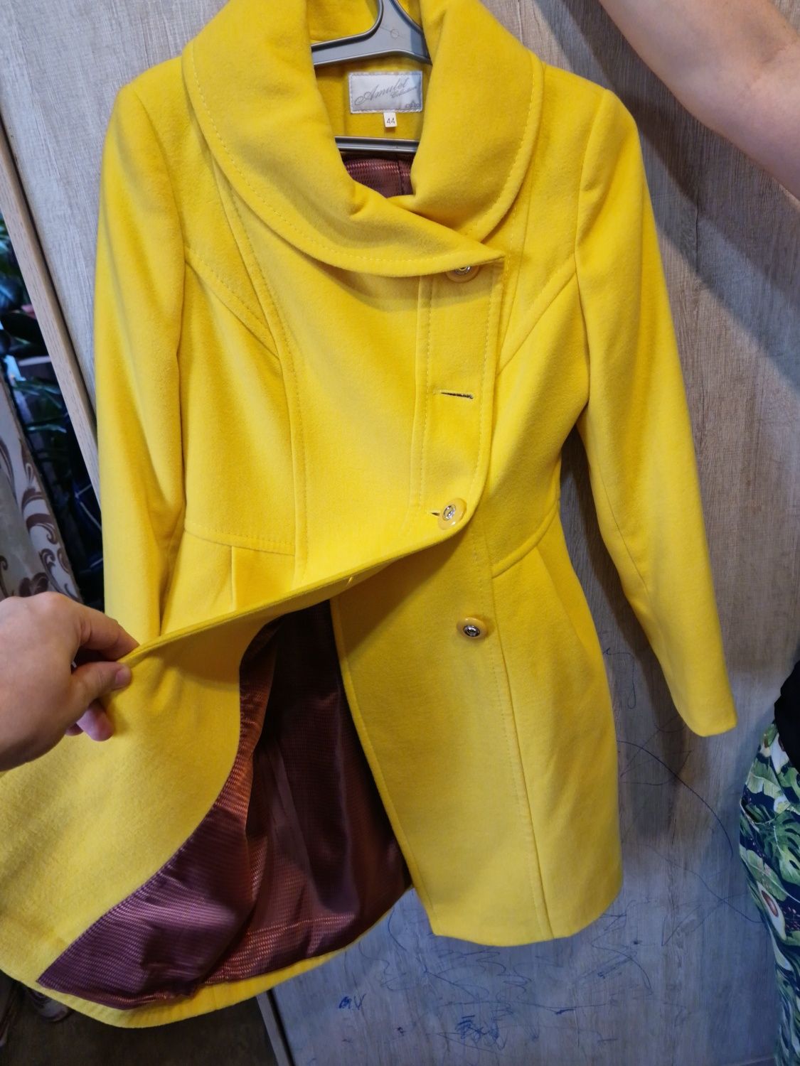 Продам женское пальто в идеальном состоянии