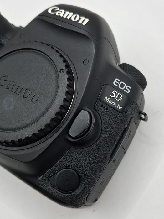 5D Mark IV body sotiladi