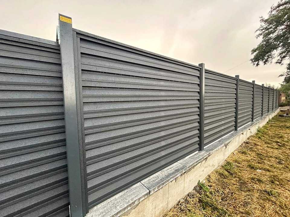Garduri si porti din panouri stil jaluzele si alte modele disponibile
