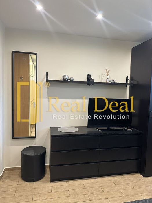 Дава се под наем Тристаен апартамент в София, Център - 90 кв.м за 1250 € - Снимка #8