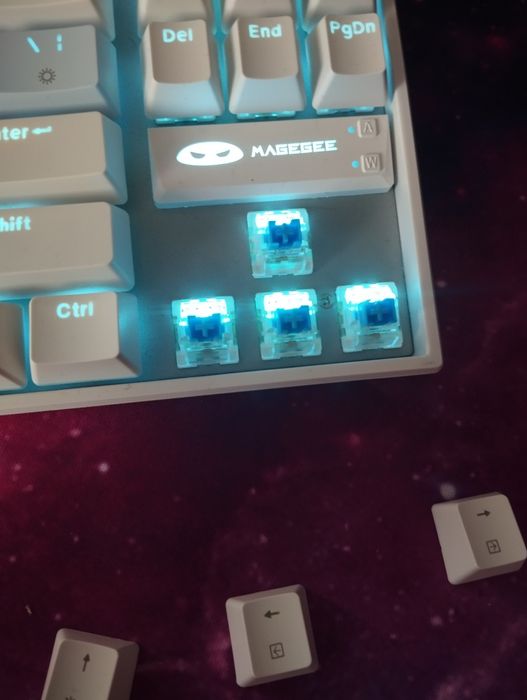 Tastatura Gaming MageGee Alb cu Iluminare Albastru Urgent