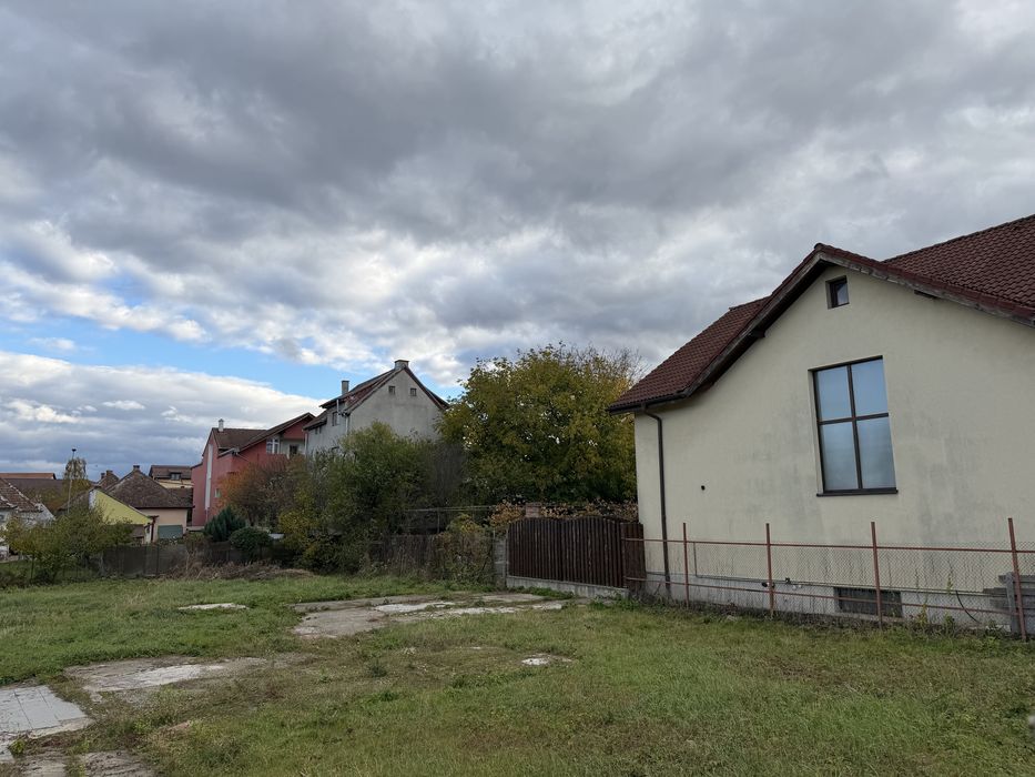 Teren Intravilan  900mp central str Eroilor