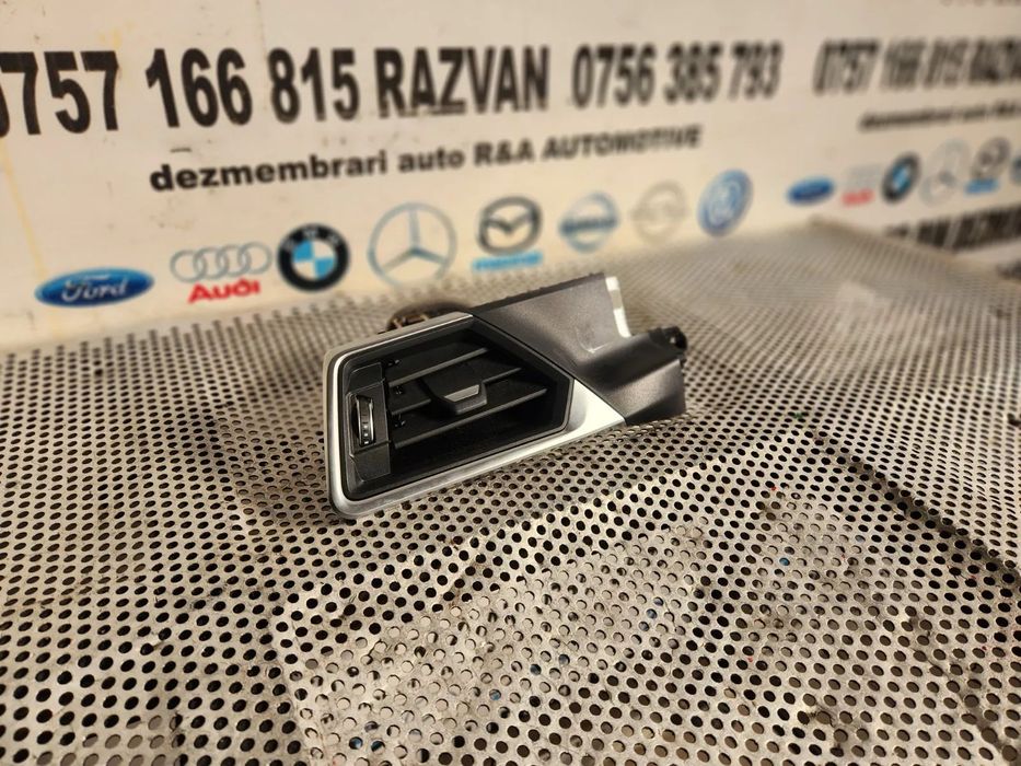 Grila Aerisire Ventilatie Bord Stanga Bmw G20 G21 G22 G42 Volan Stanga Dezmembrez Bmw G42 M2 240I M