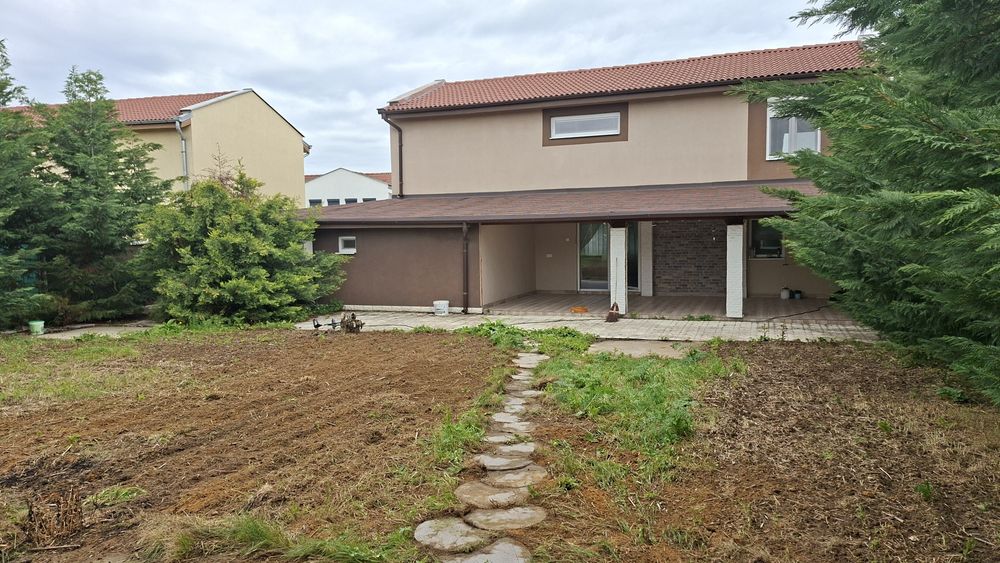 Casă de vanzare in localitatea Paleu