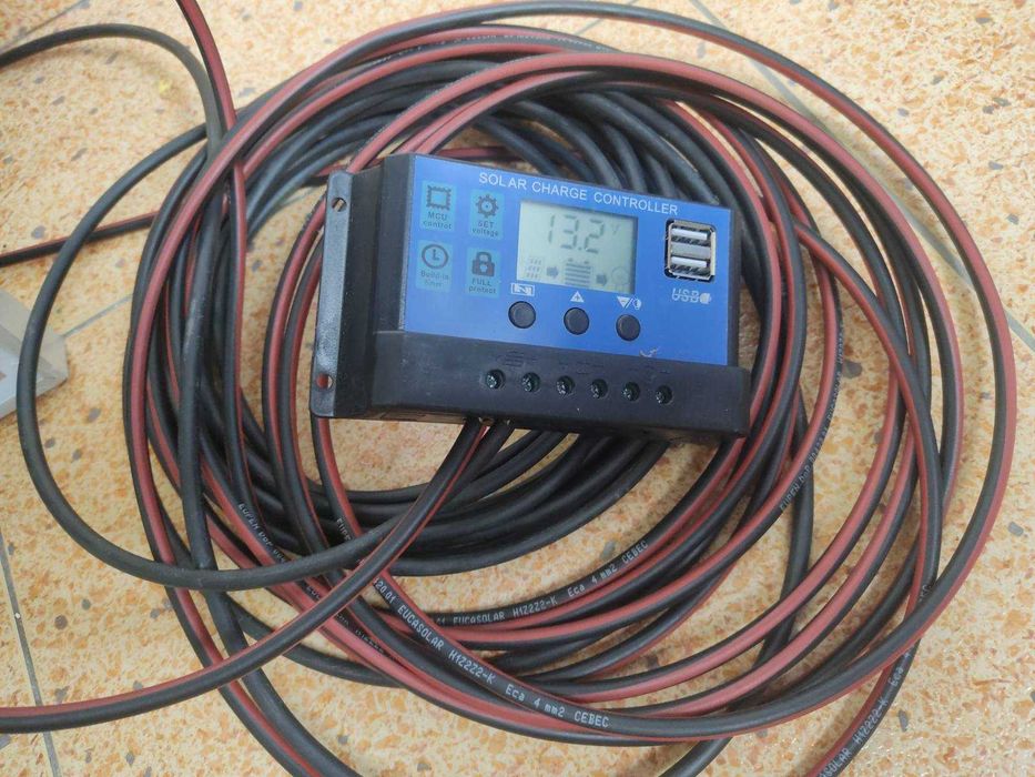 Малка соларна система 100W с контролер и 14 метра Соларни кабели