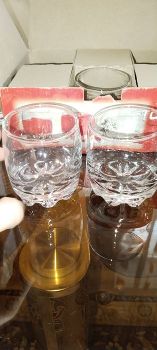 Посуда вазы и стаканы