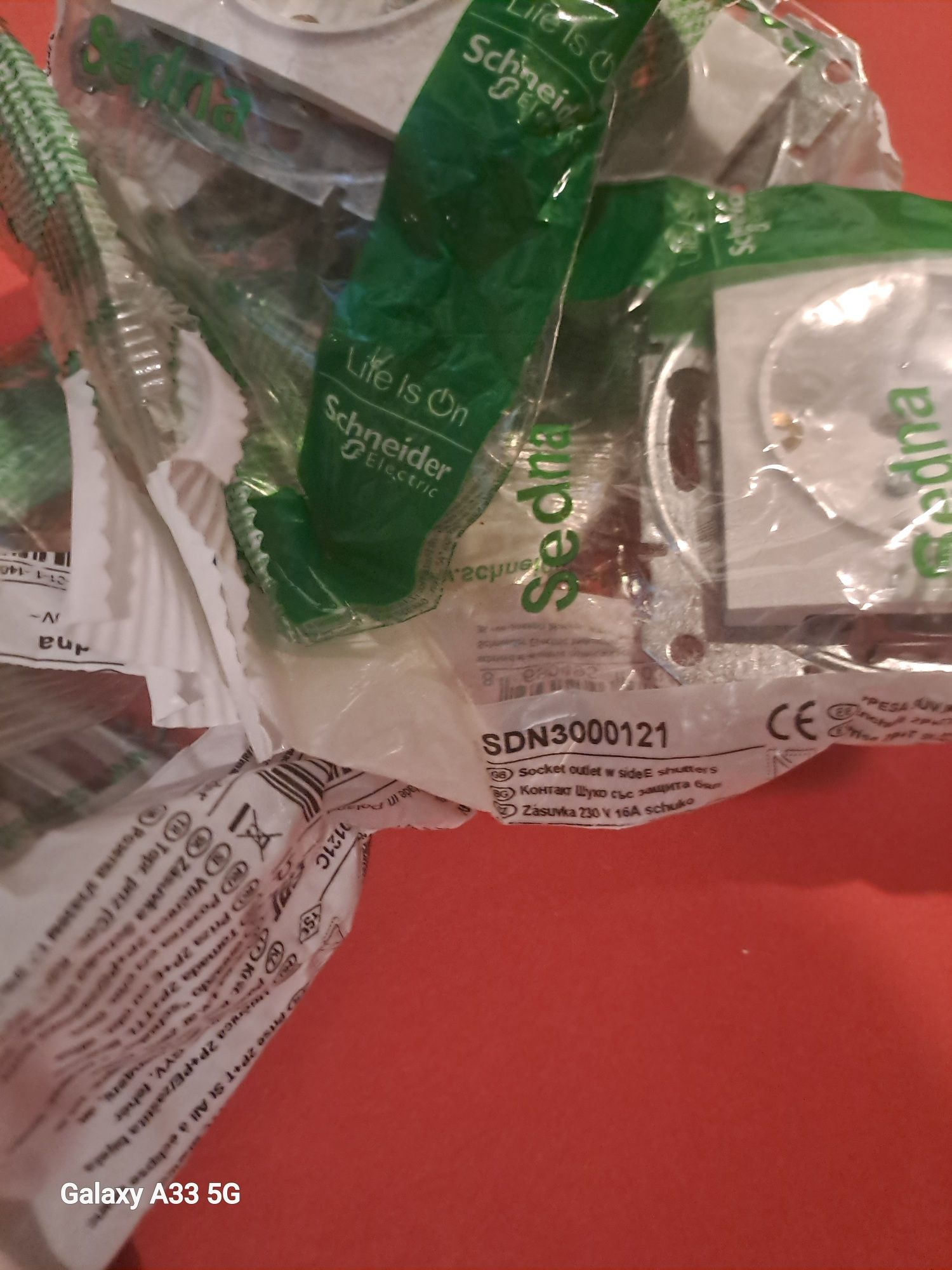 Vând prize simple Schneider Electric Sedna 3000121