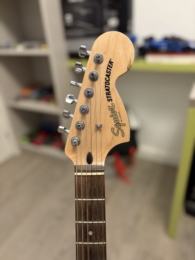 chitara electrica Squier Affinity Strat HH IL CF