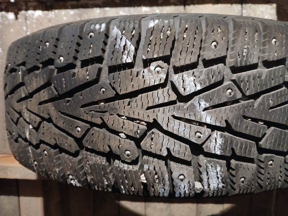 Зимние  шины два болона !