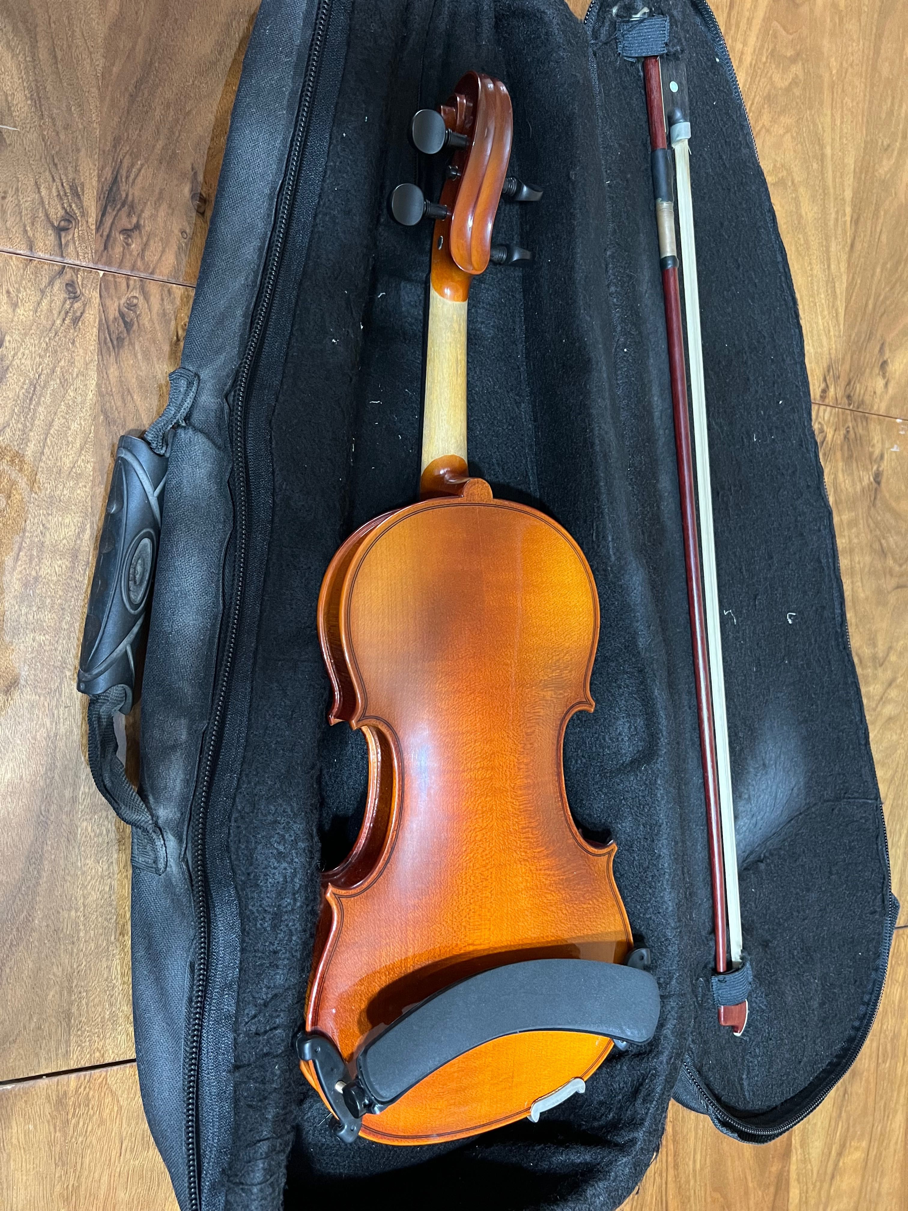 Продаю скрипку 1/2 Violin производство Румыния