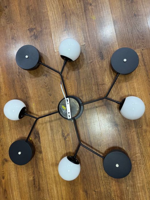 Продам люстру новая