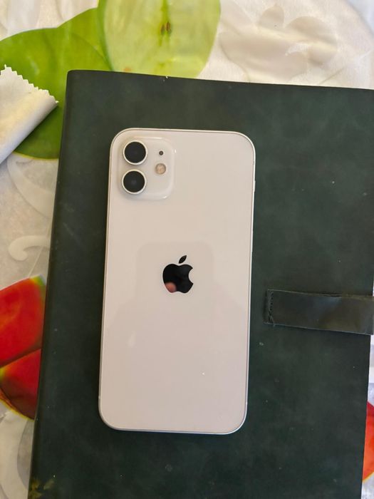 Iphone 12)64 stocare