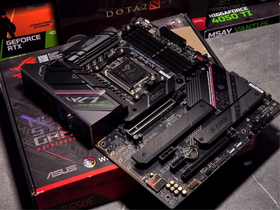 Материнская плата Asus ROG Strix B650E