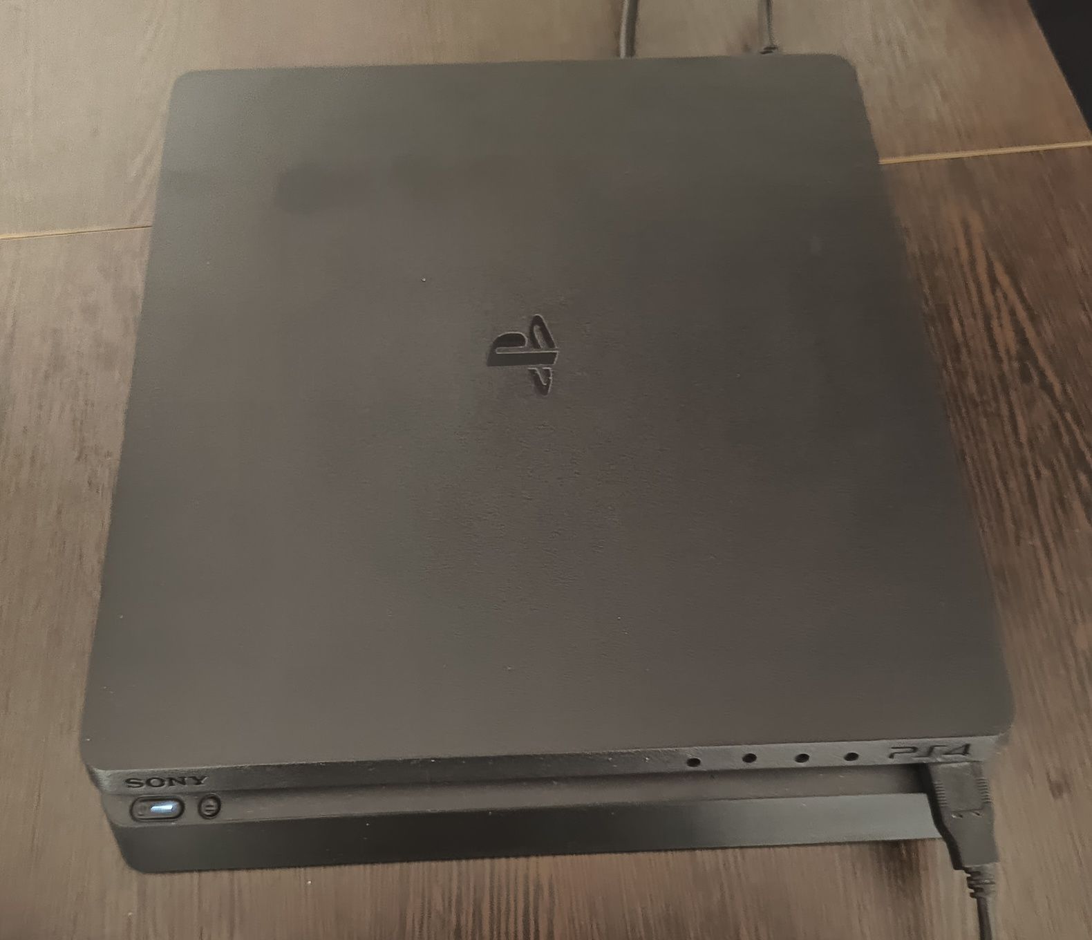 Ps 4 slim  1 trb