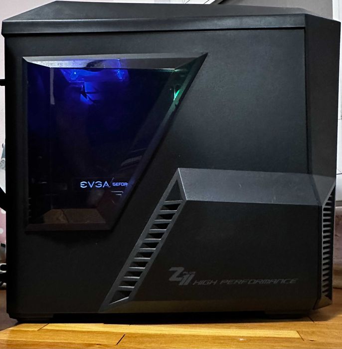 Настолен Компютър 2017г EVGA GTX 1070 8GB 256 bit Intel I7-7700 3.6Ghz