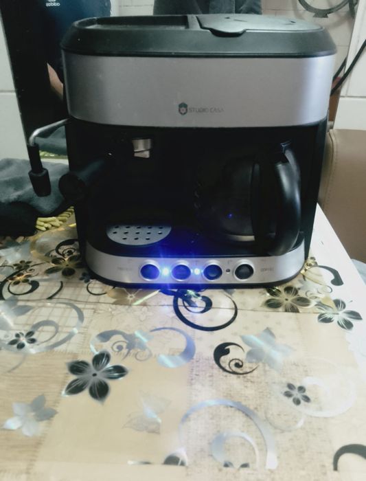 Vand expresor de cafea Studio casa