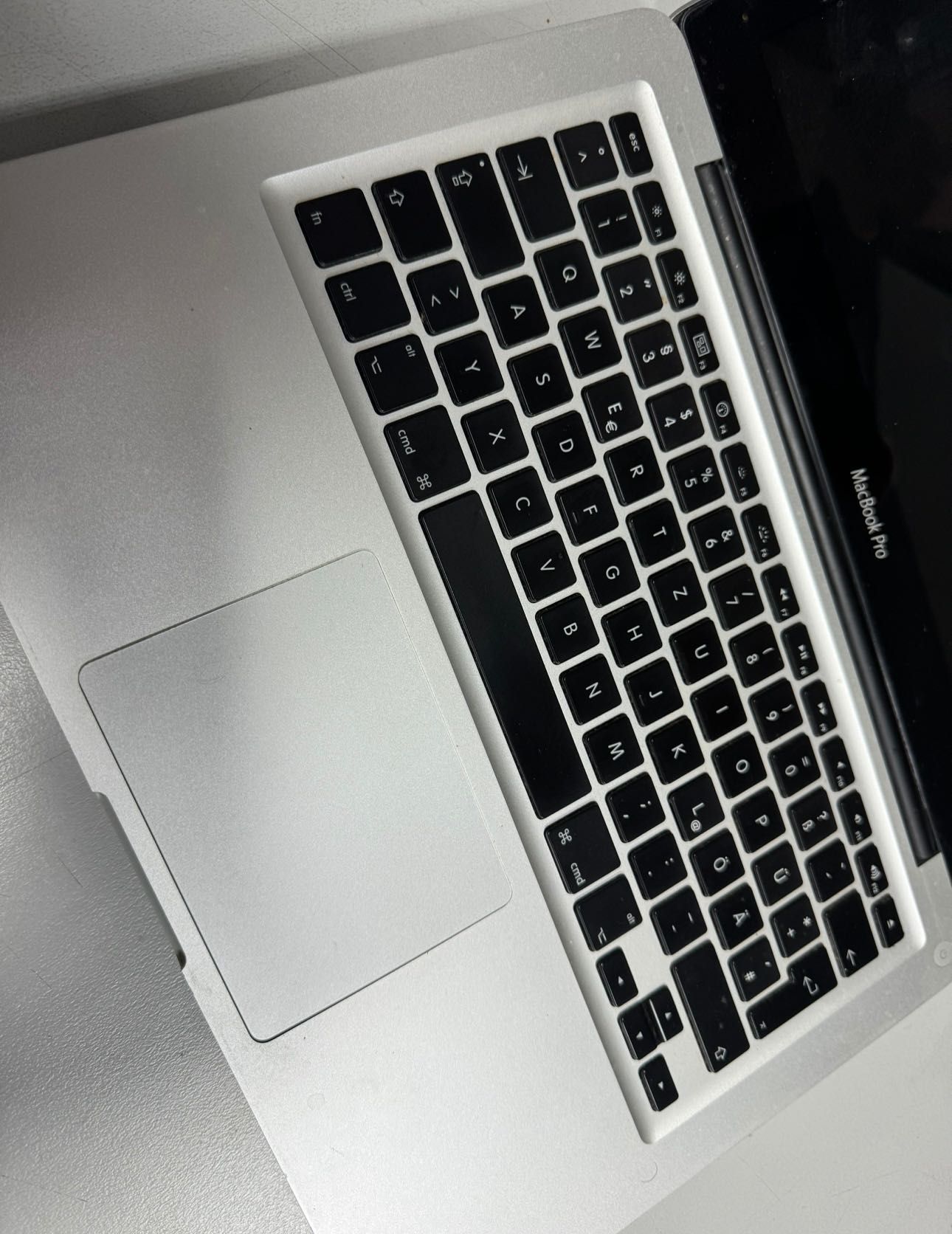 MacBook Pro A1278 13.3-inch, Core 2 Duo / 4GB RAM / 320GB