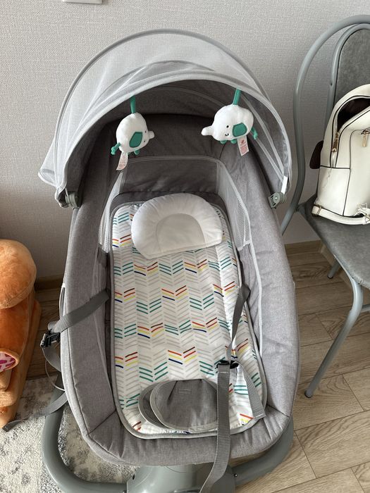 Продам шезлонг .