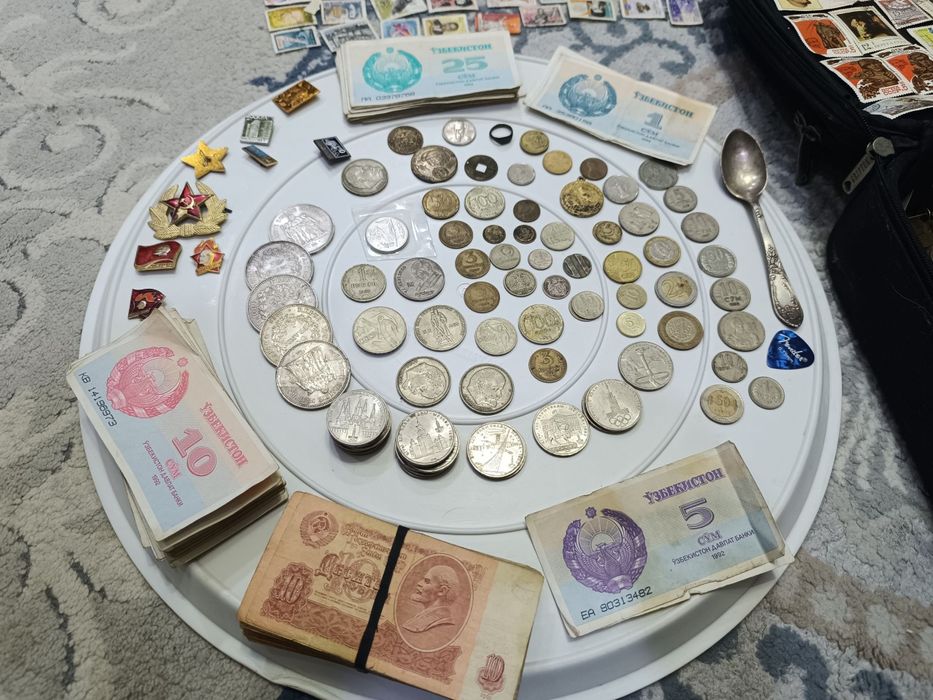 Много монеты деньги