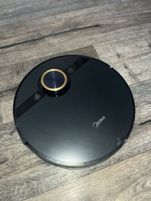 робот пылесос продам