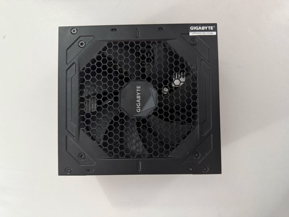 Sursa GIGABYTE UD750GM, 80+ Gold, 750W [ GP-UD750GM ]