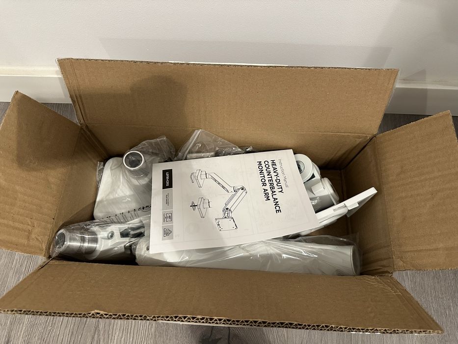 Suport monitor de birou, 17- 49 inch, max 20kg, alb